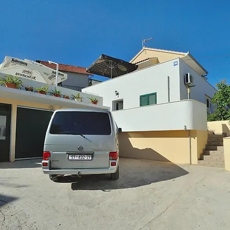 Razanj 7485b Apartment